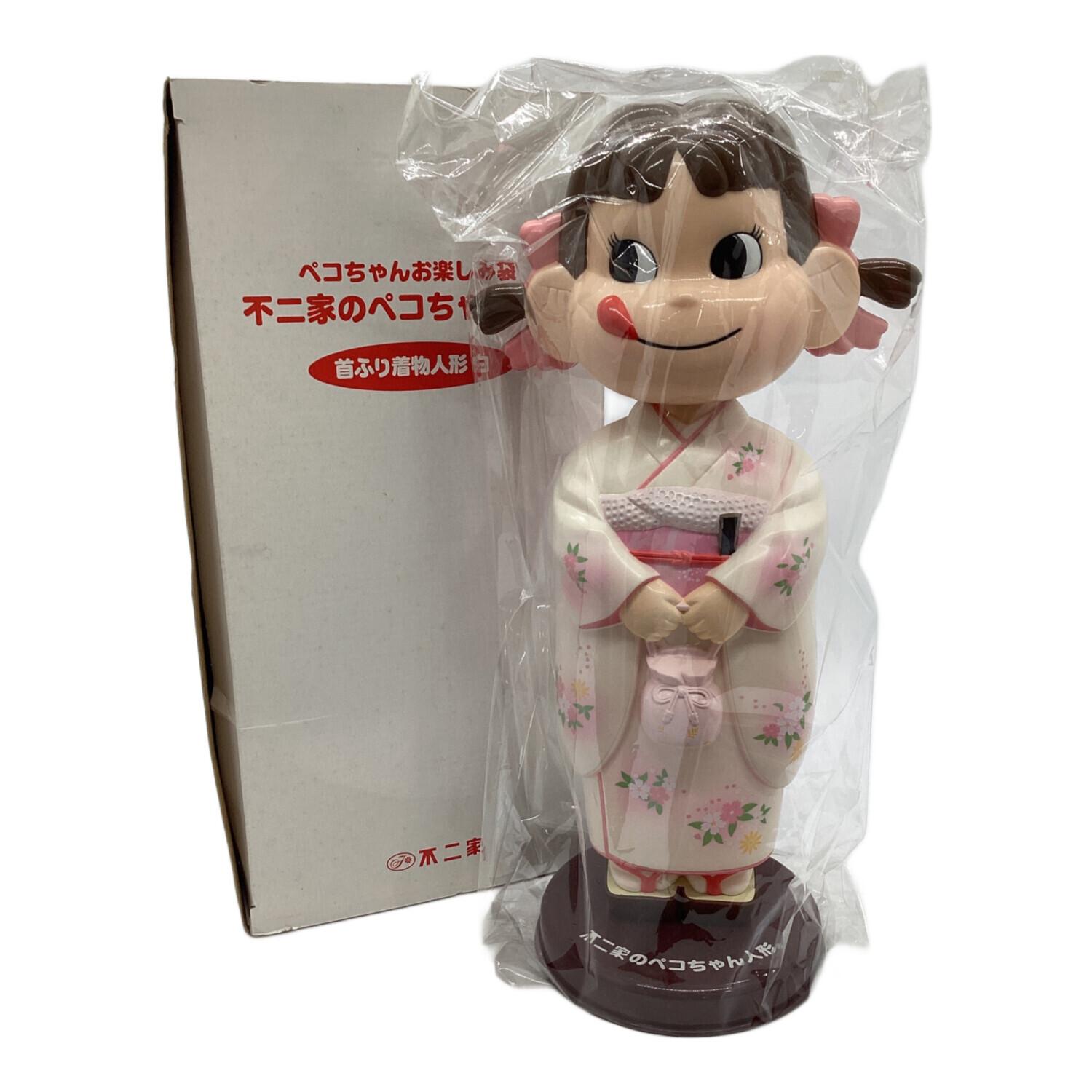 Fujiya (フジヤ) ペコちゃん首ふり着物人形 白｜トレファクONLINE