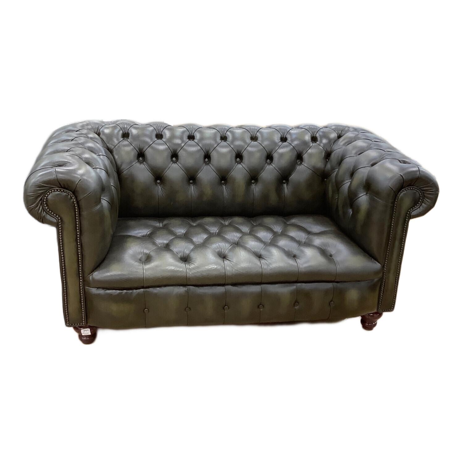 DISTINCTIVE CHESTE 2人掛けソファー チェスターフィールド 147