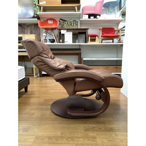 HJELLEGJERDE (イエリアーダ) リクライニングソファー&オットマン