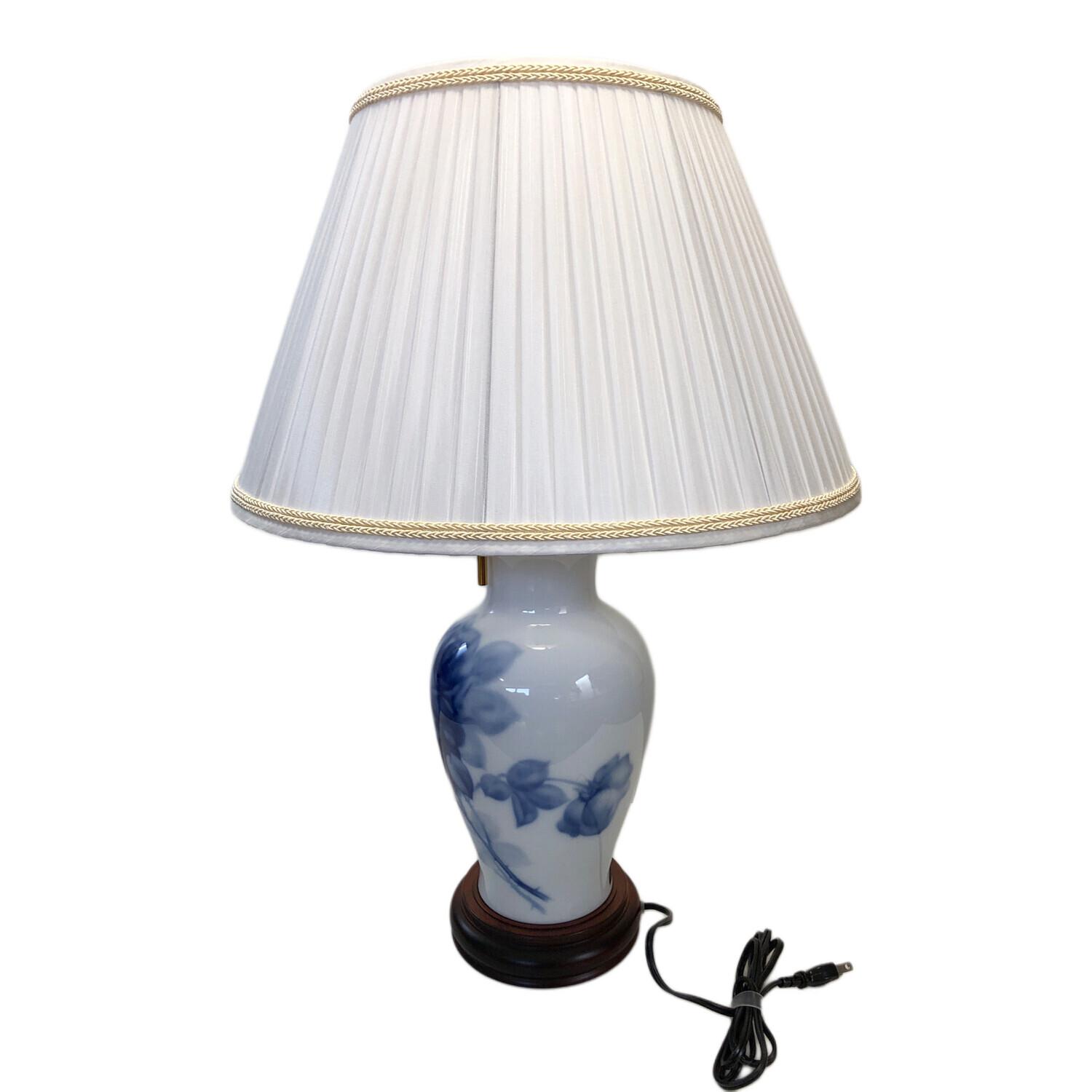 大倉陶園 (オオクラトウエン) ランプスタンド ※年数経過品の為、動作