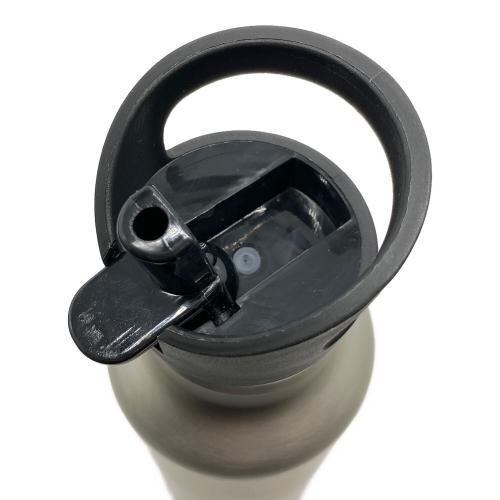 PRADA (プラダ) 水筒 500ml｜トレファクONLINE