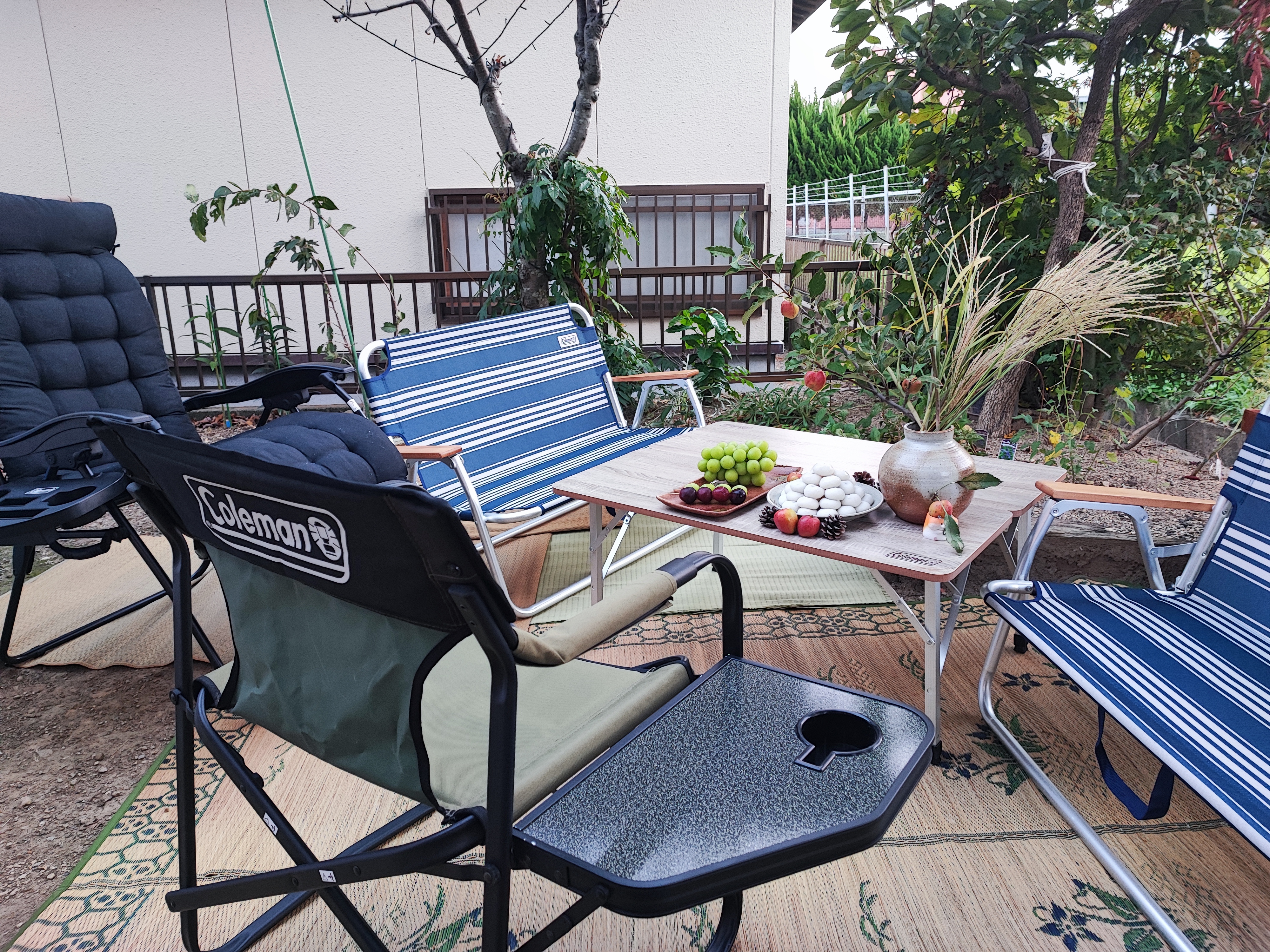 サイドテーブル付デッキチェア(オリーブ)の通販｜キャンプ用品の