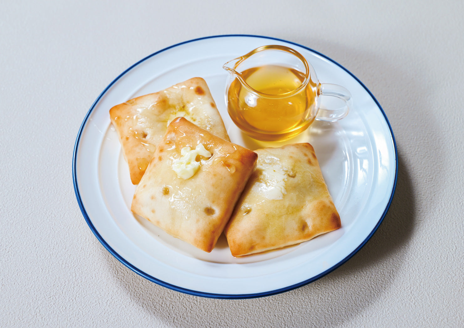 小さな四角いフォカッチャ – DELSOLE