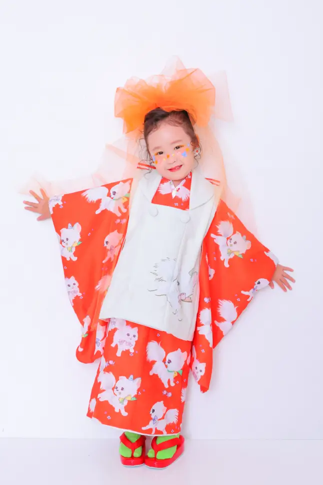 七五三レンタル3歳被布着物｜紅白の大きな縞リボンが可愛い！おしゃれ