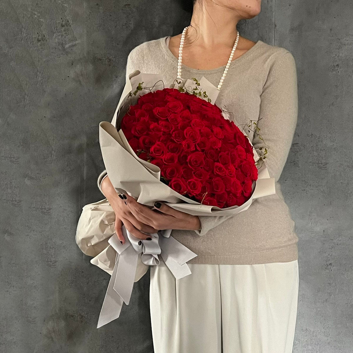 108本のバラのブーケ（プリザーブドフラワー / レッド） – パコスフラワー
