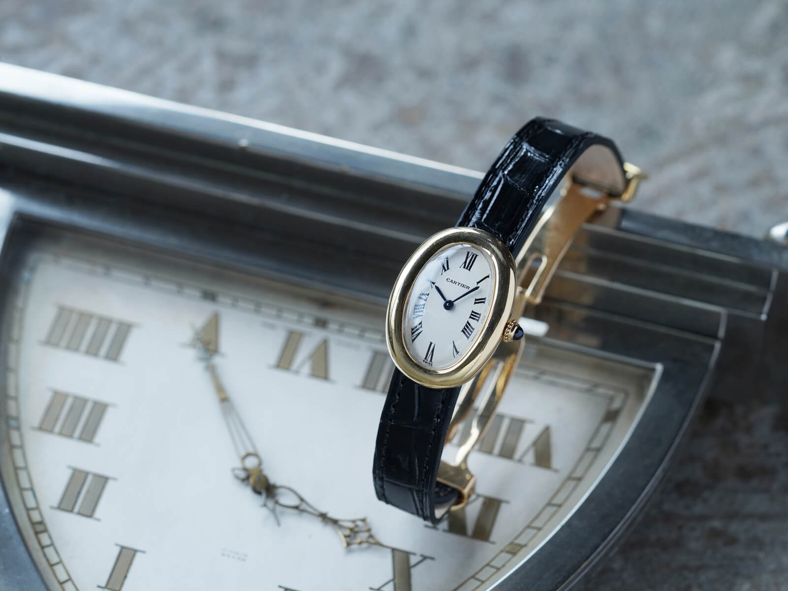 カルティエ/ベニュワール/Swiss/ホワイトローマンダイヤル/Cartier