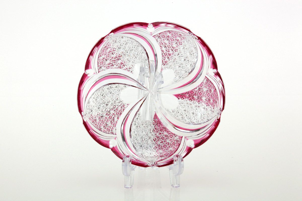 東京都名誉都民 瀧澤利夫の専門店 江戸切子 飾り皿・桜皿が高級桐