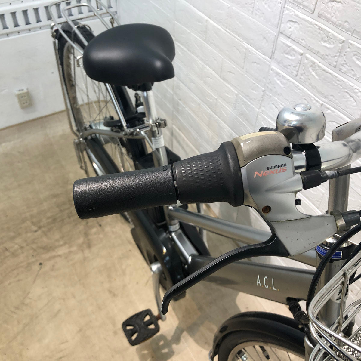 中古電動自転車 ブリヂストン ACL ロイヤル 8 シルバー 27インチ YW087