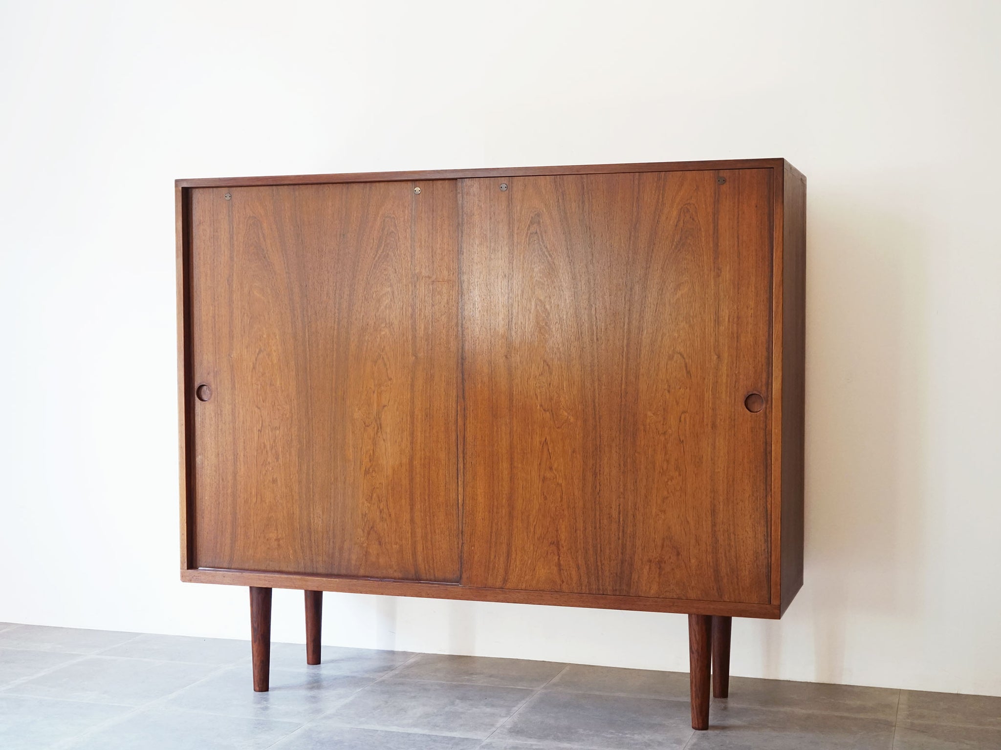 Hans J. Wegner（ハンスJ.ウェグナー) Ry28 ローズウッドの