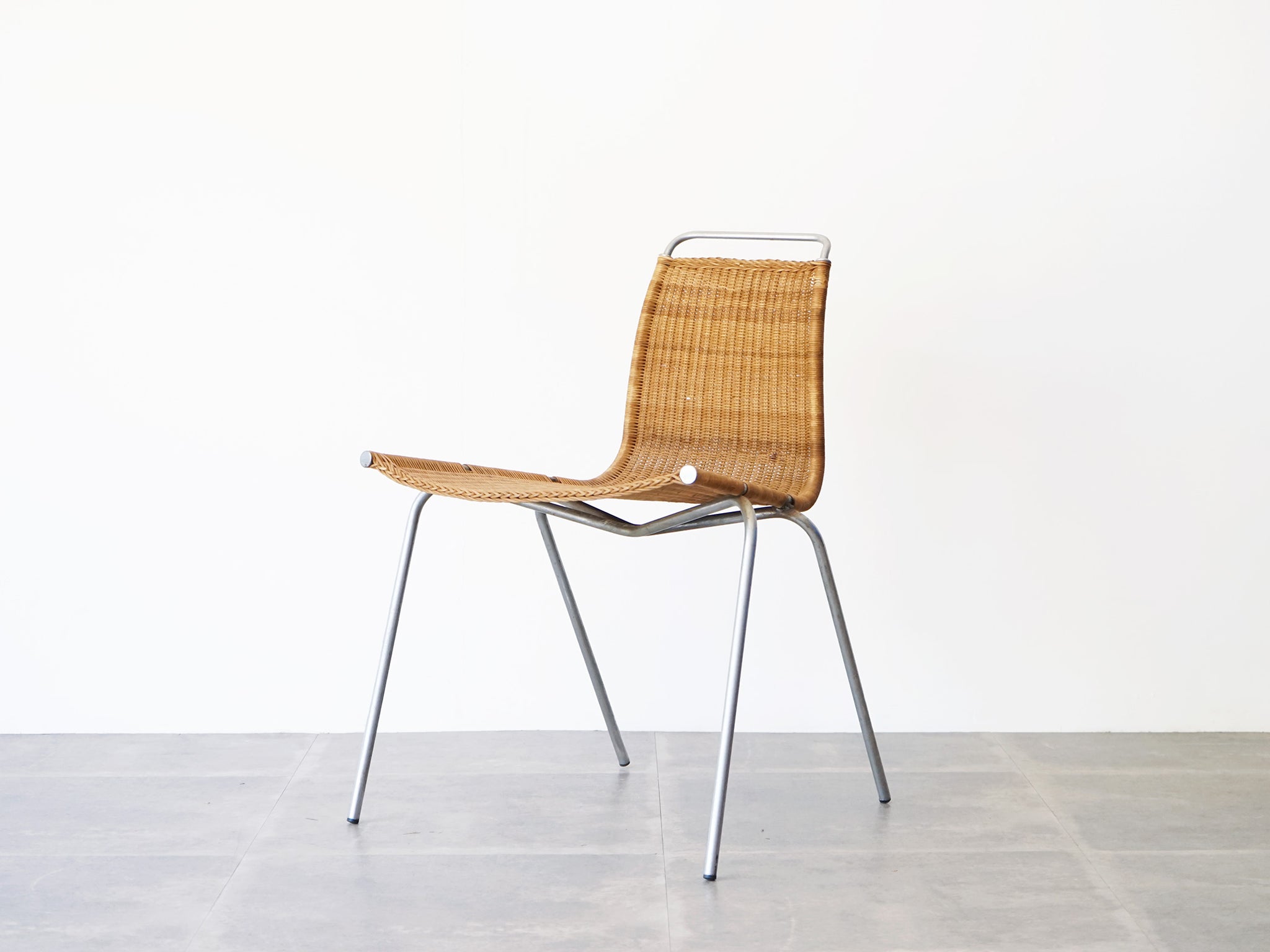 Poul Kjærholm（ポール・ケアホルム）“PK 1” チェア｜ 北欧家具