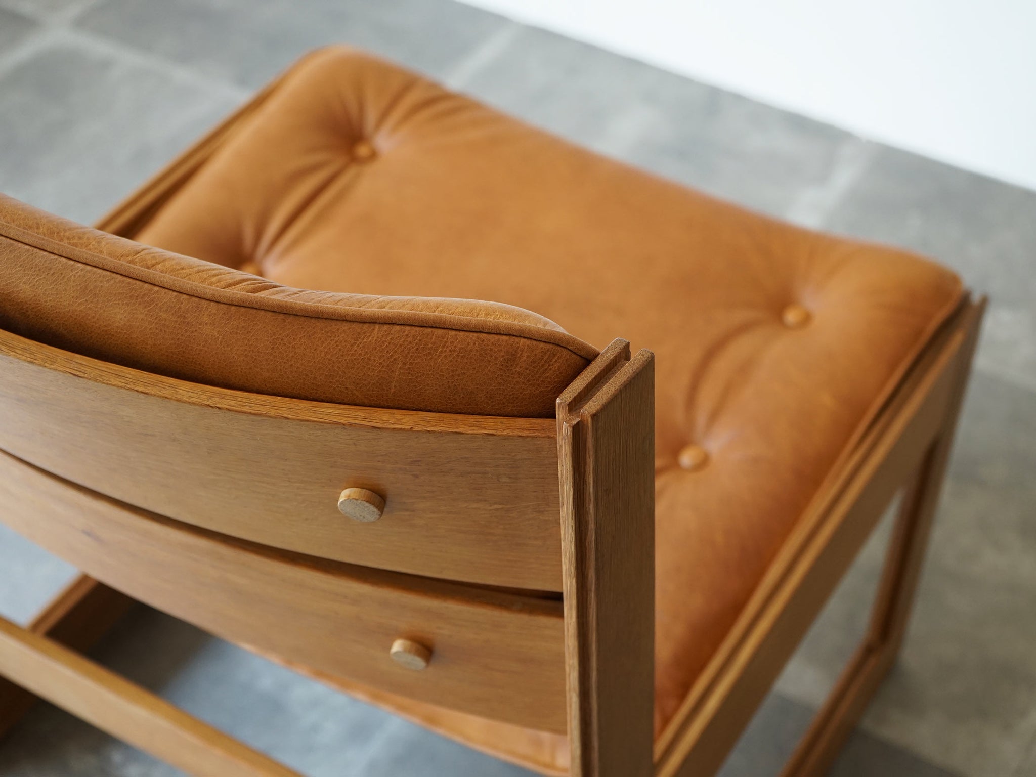 Grete Jalk(グレーテ・ヤルク)レザーとオークのチェア 北欧