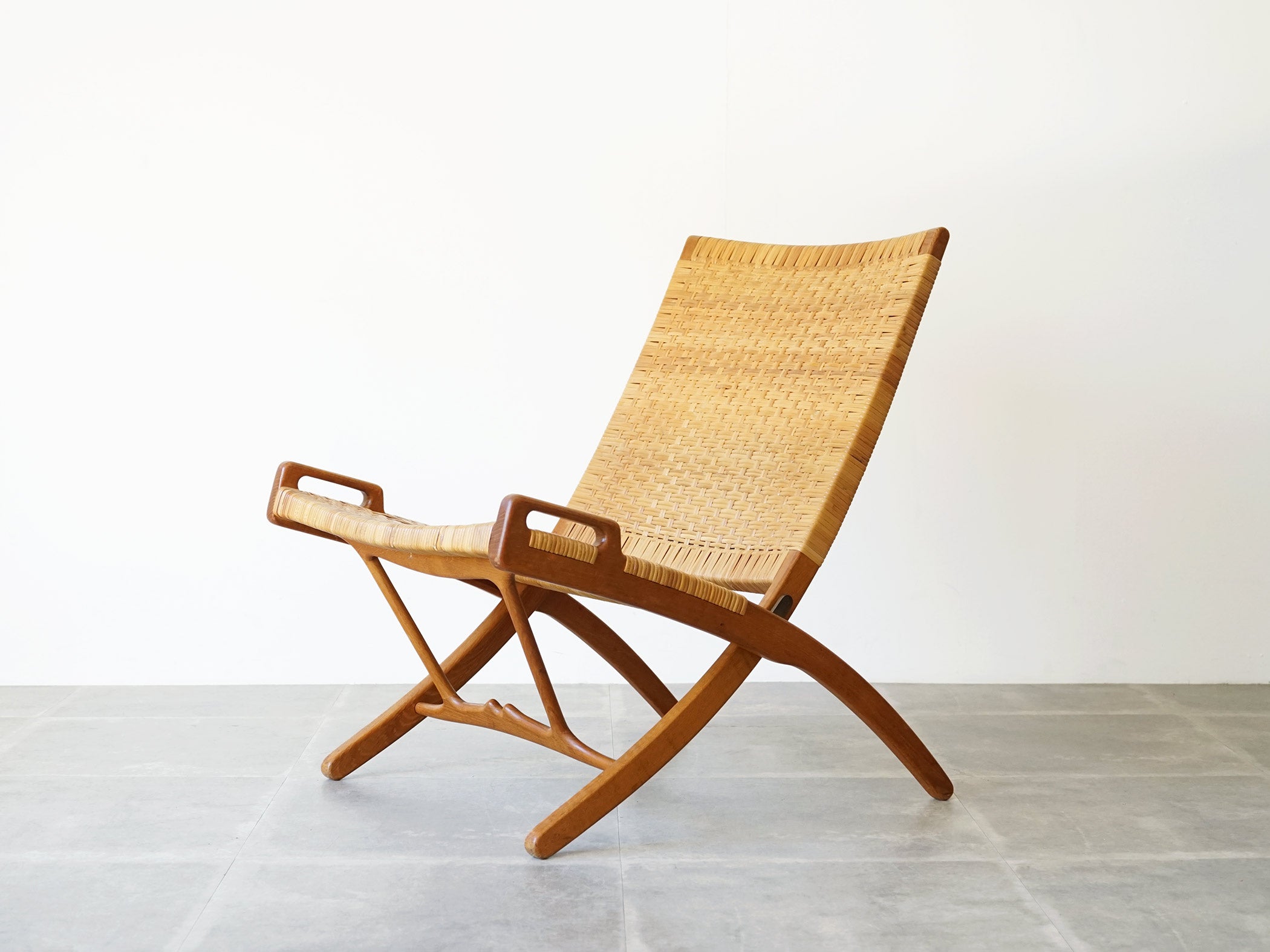 Hans J. Wegner（ハンスJ.ウェグナー) JH512 Johannes Hansen製