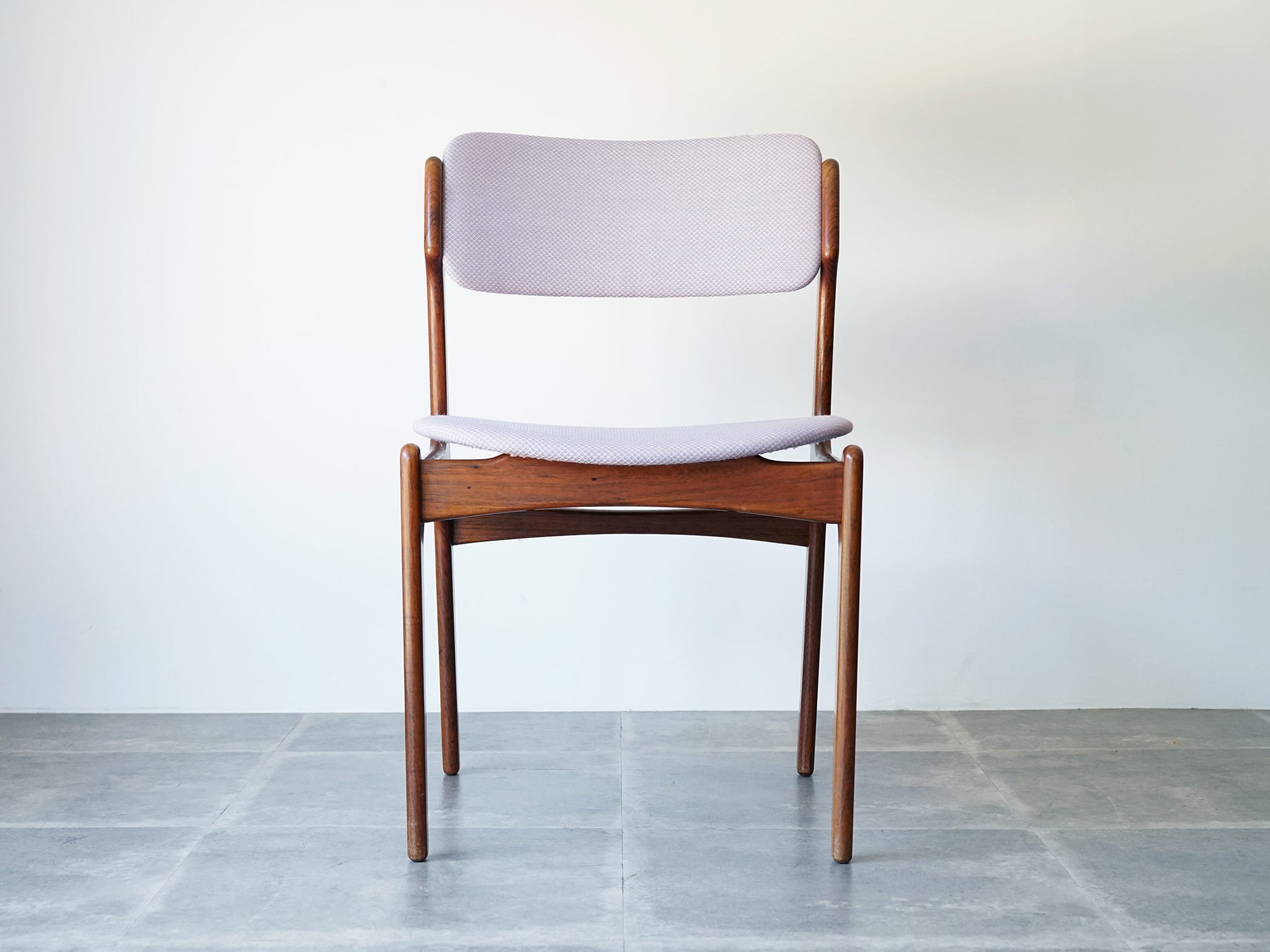 Erik Buch（エリック・バック）Model49チェア Kvadratファブリック