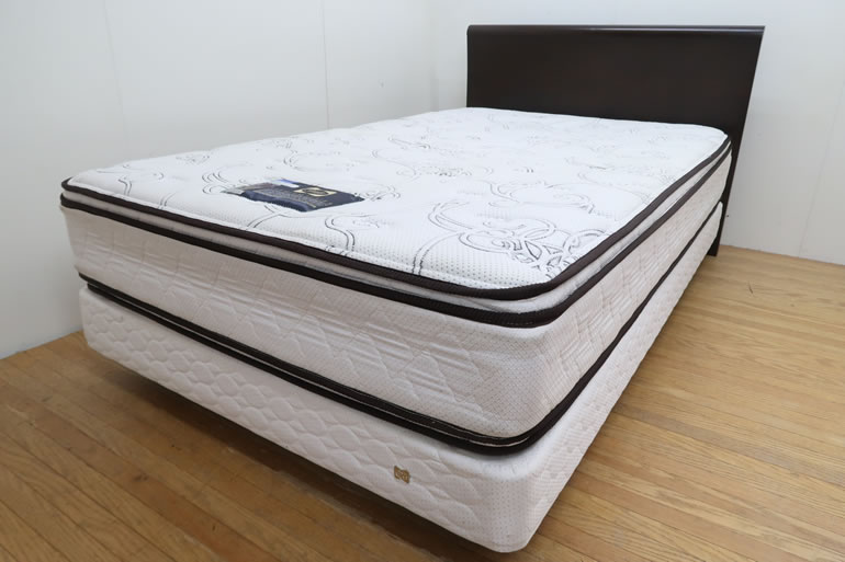 東京でシーリープレミアムシリーズセミダブルベッドのベッド