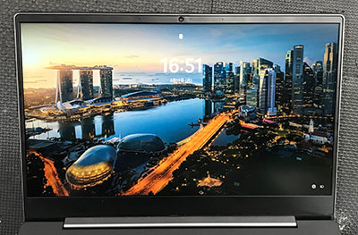 ideapad S540-15IWLのパソコン修理 物を挟んで液晶が割れた | 液晶修理