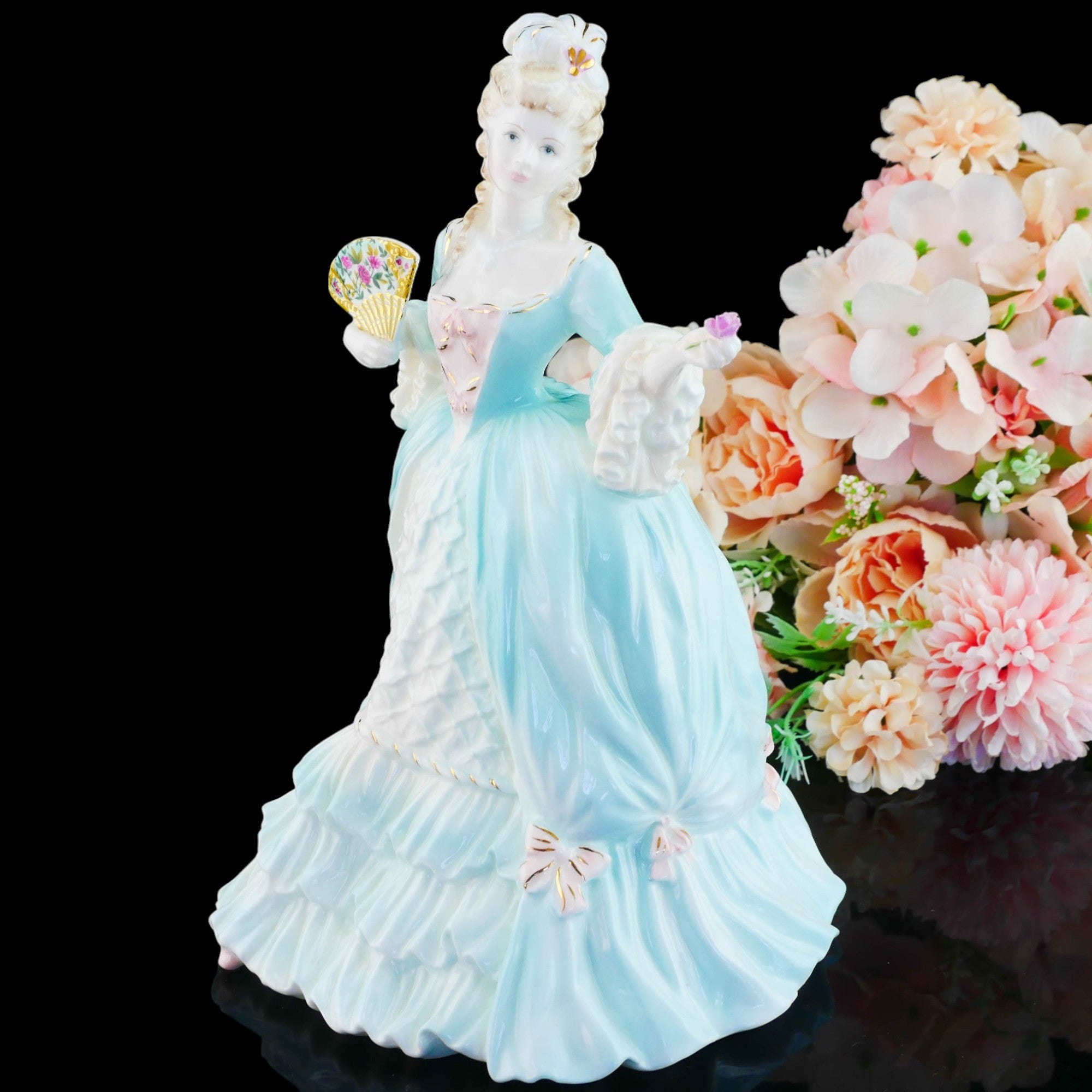 マリー・アントワネットのフィギュリン- 英国アンティークス, 陶磁器