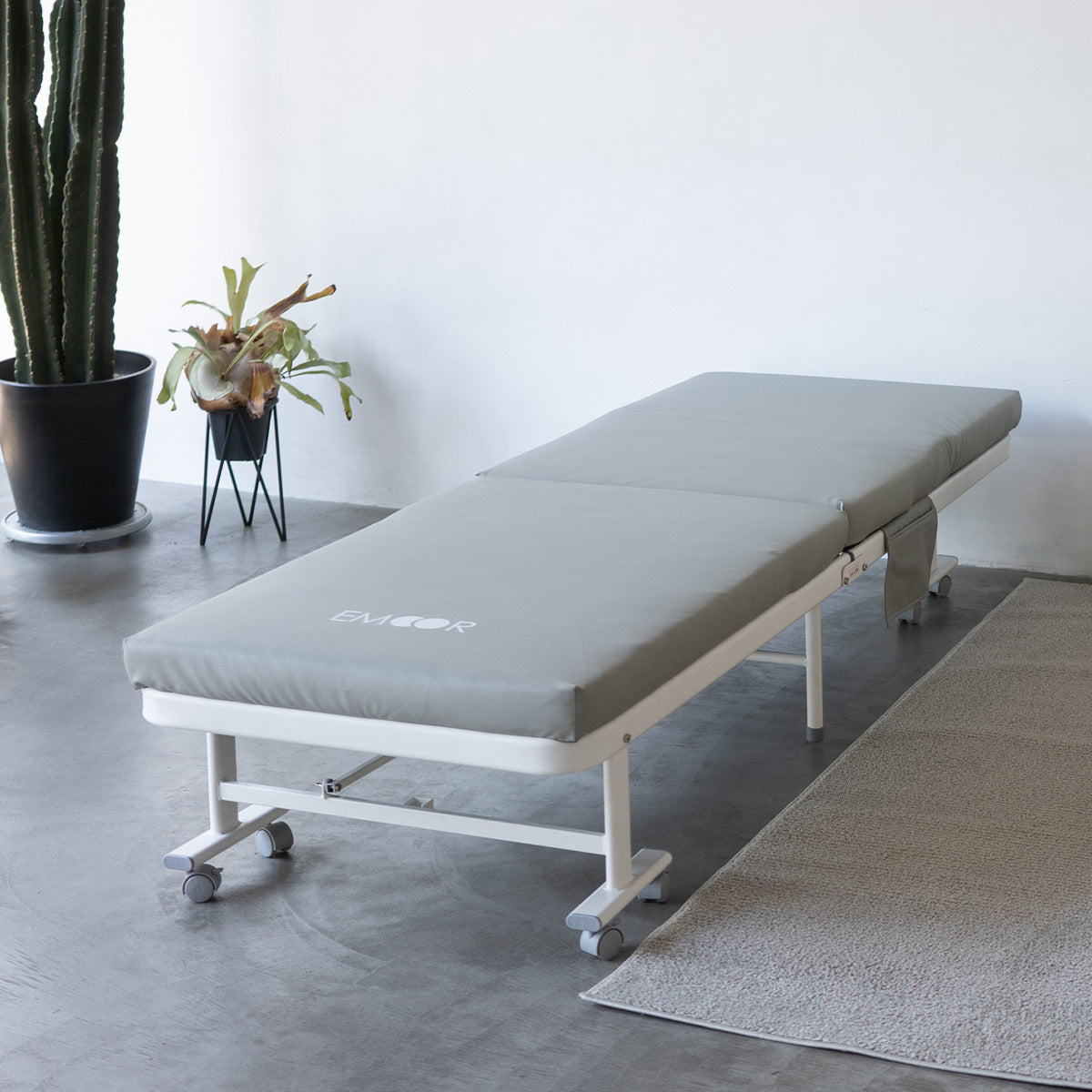 折りたたみベッド セミシングル 汚れに強い人工皮革 完成品 MEHOL