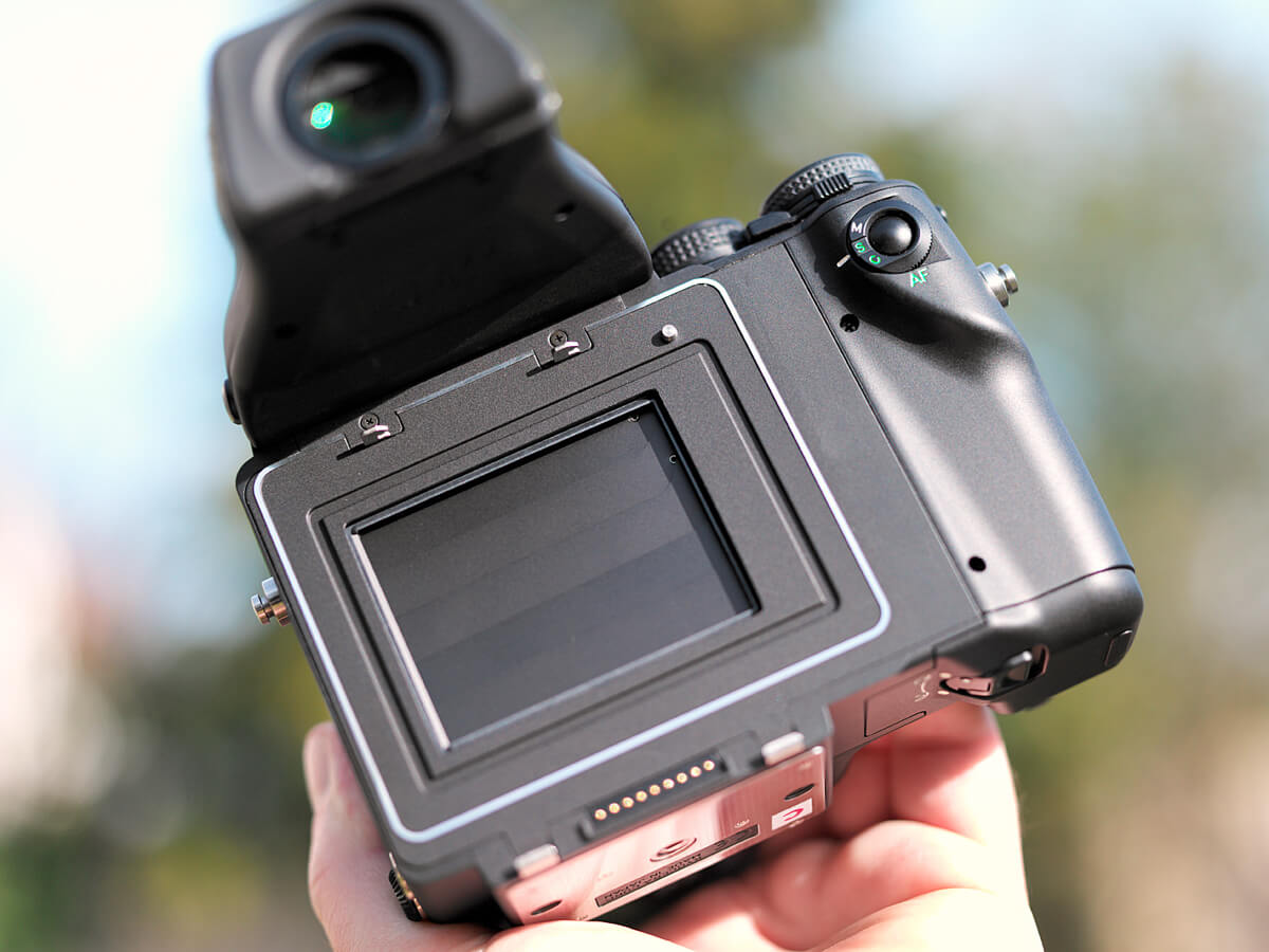 Medium format film camera showdown: Contax 645 vs Pentax 645NII