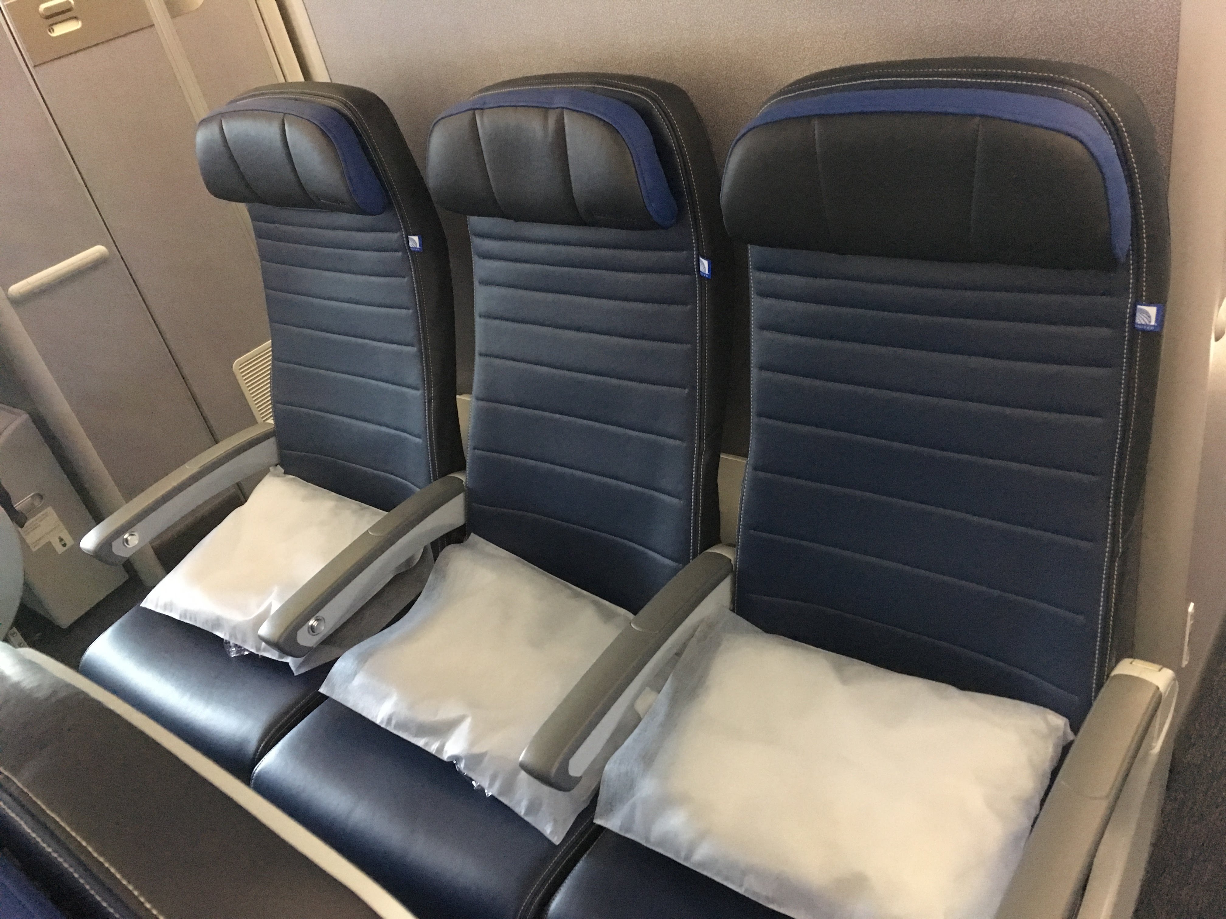 ユナイテッド航空 エコノミープラス搭乗記 シンガポール