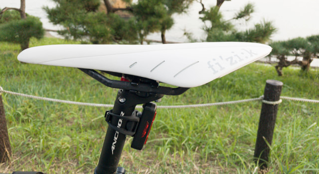 フィジークのサドル「Arione R1」に変更！ 軽さとデザインが気に入った