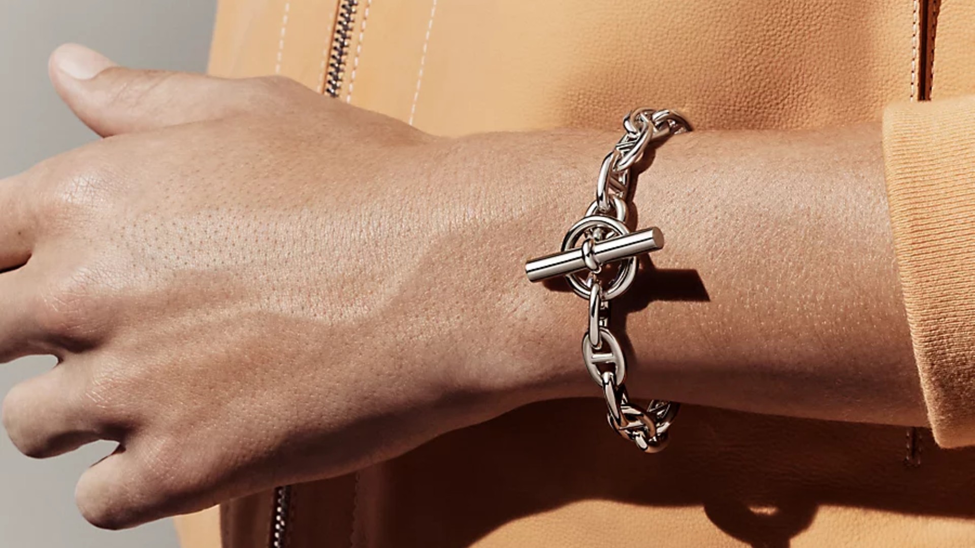 エルメス シェーヌダンクルの定価・価格推移｜サイズ・買い方も解説