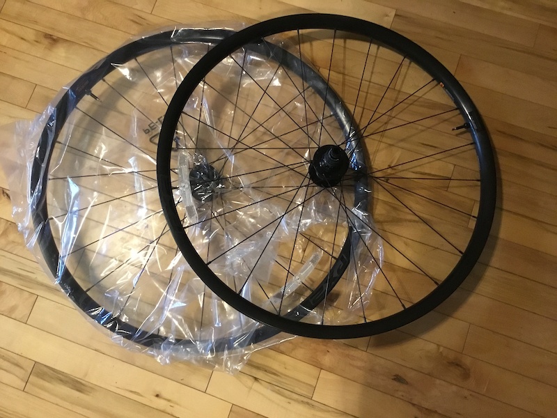 2023 Giant PX2 disc gravel wheelset BRAND NEW For Sale