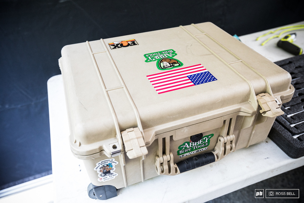 What's In a World Cup Mechanic's Toolbox? - Pinkbike