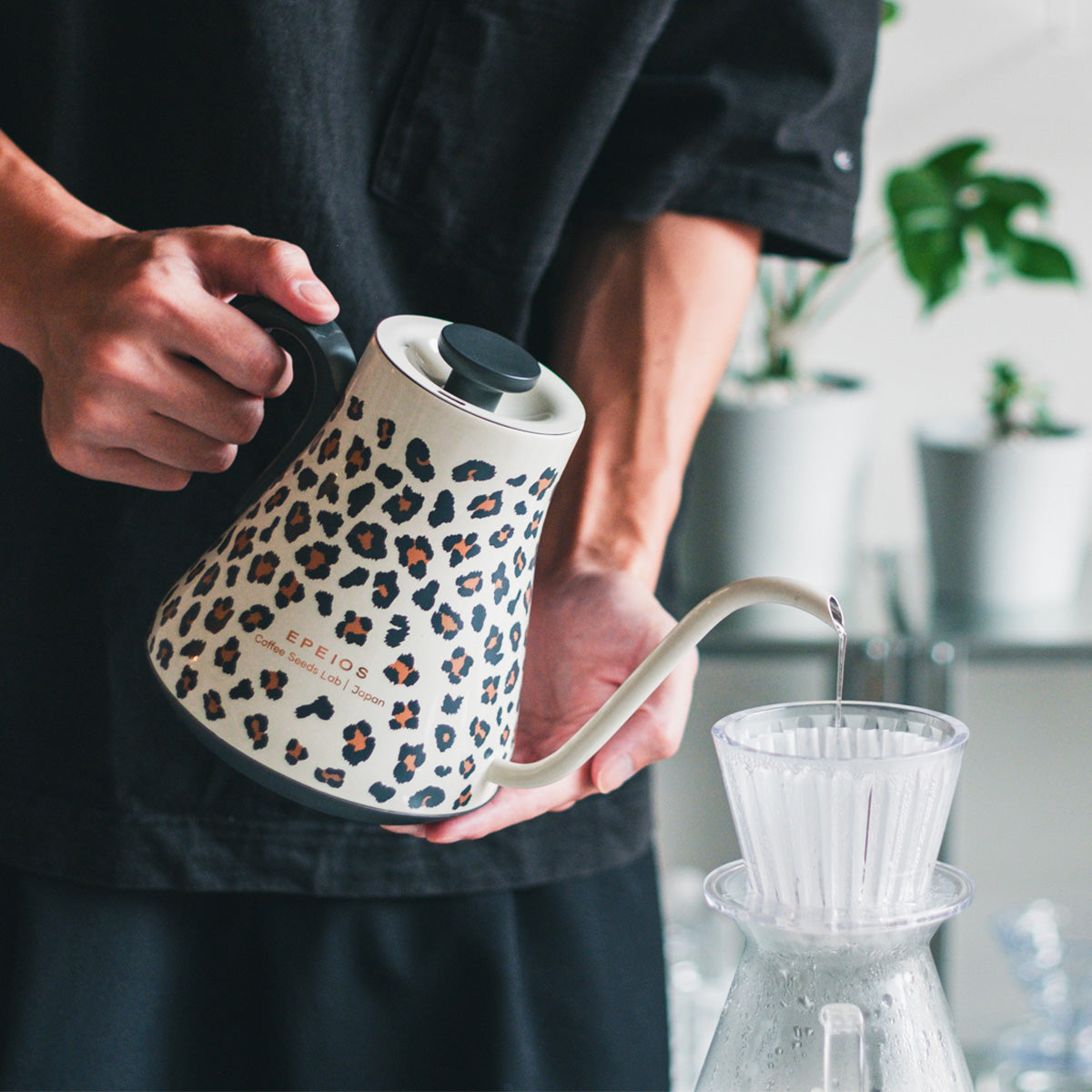 ドリップケトル LUX900｜プレミアムモデル・900ml大容量