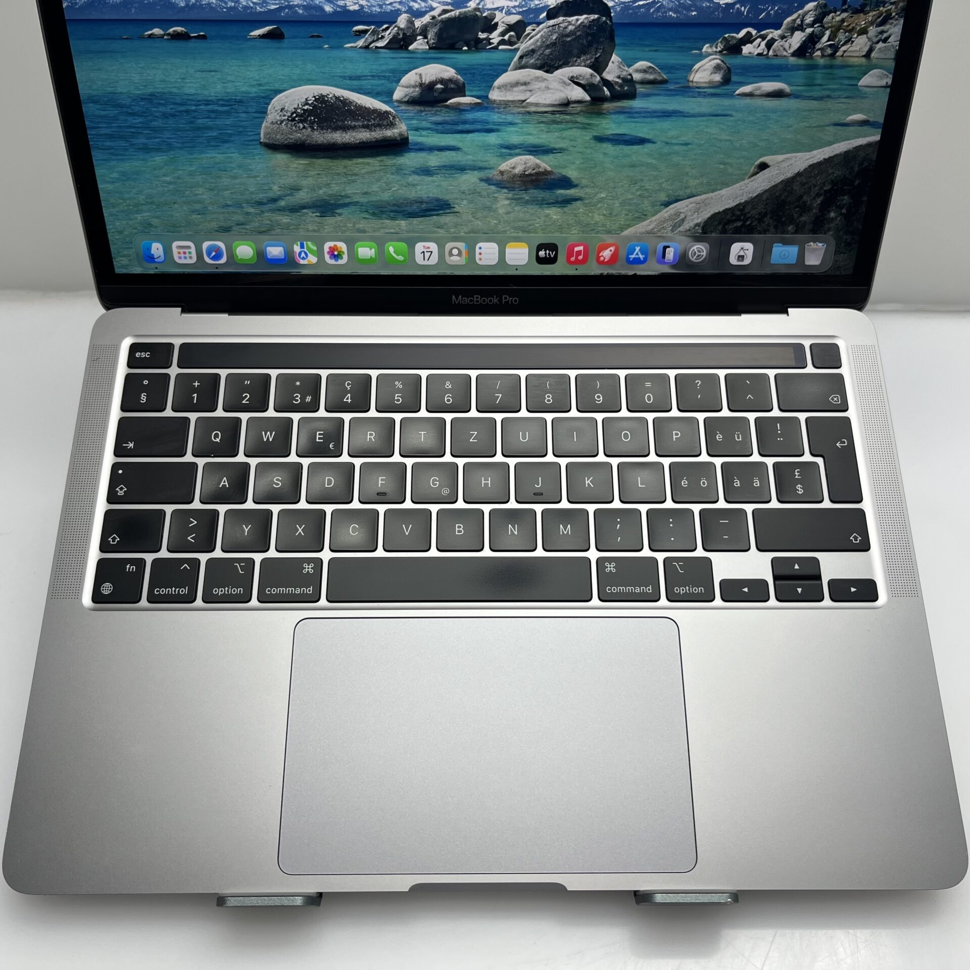 Buy Used Apple MacBook Pro “M1” 13-Inch 8 CPU/ 8 GPU (2020) 8GB