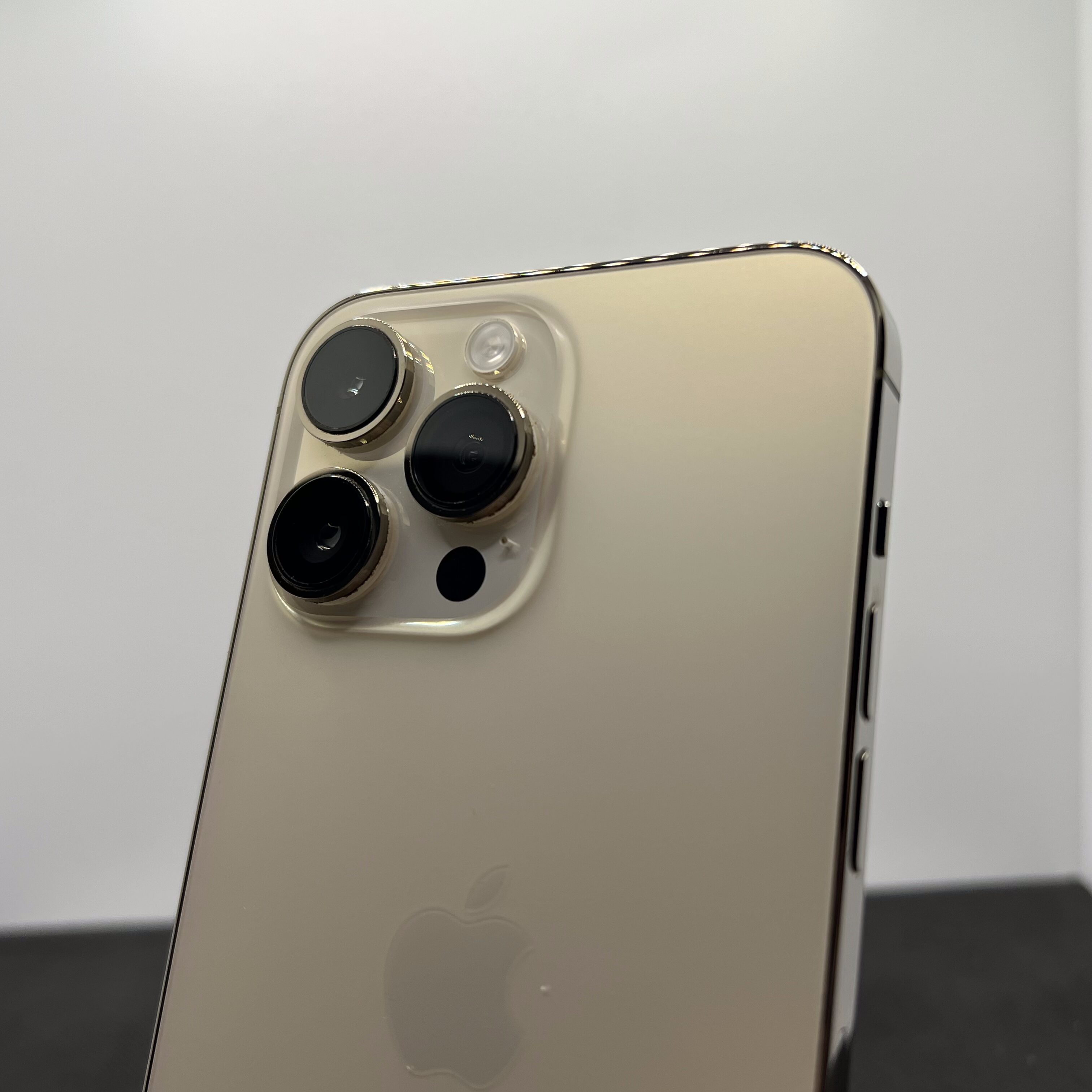 Buy Used Apple iPhone 14 Pro Max 256GB Gold (12 Month Warranty