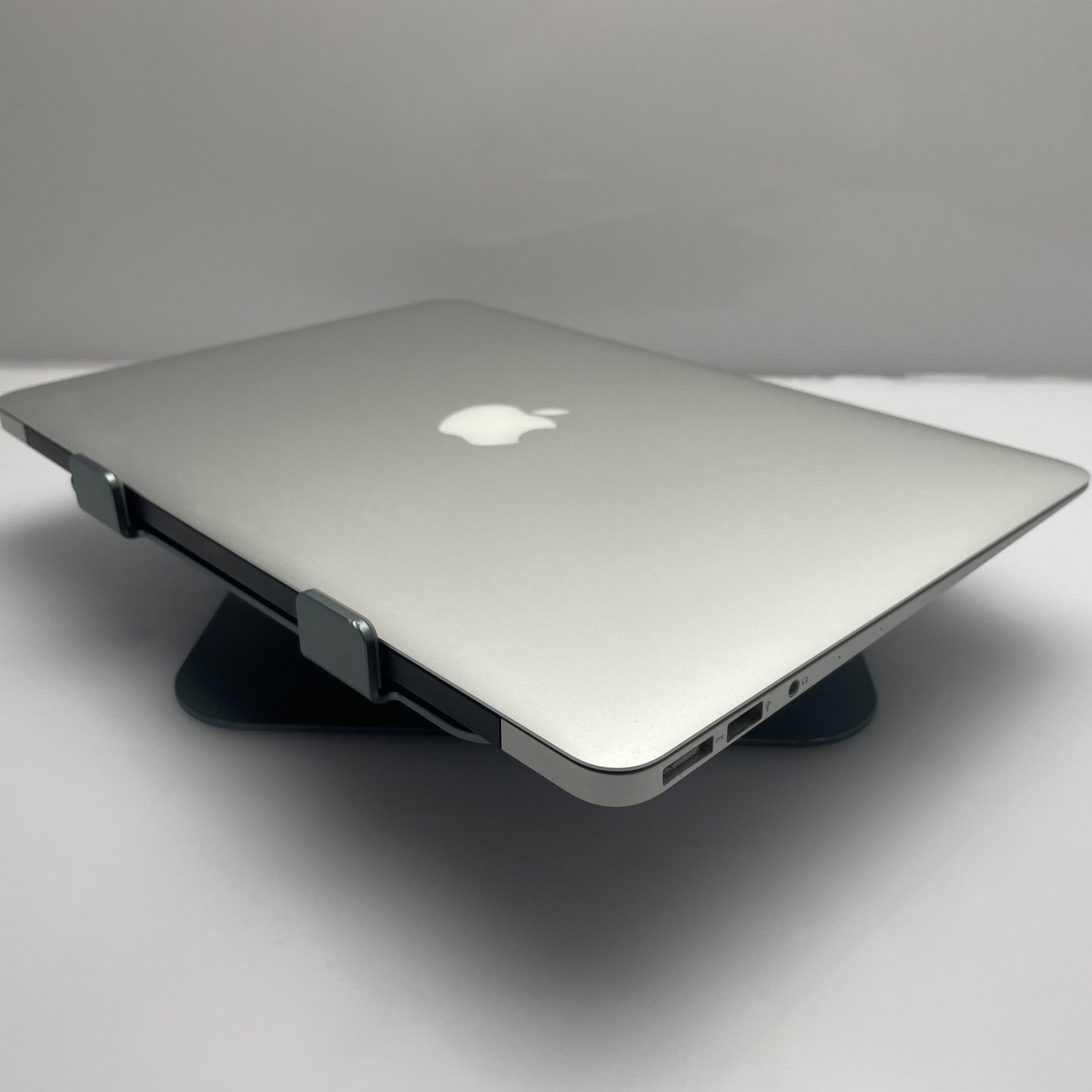 Buy Used Apple Macbook Air 