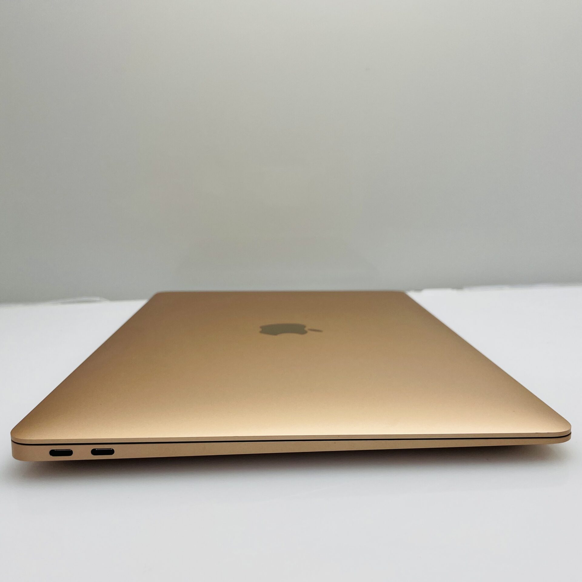 Buy Used Apple MacBook Air “M1” 13-Inch 7 GPU/8 CPU (2020) 8GB RAM