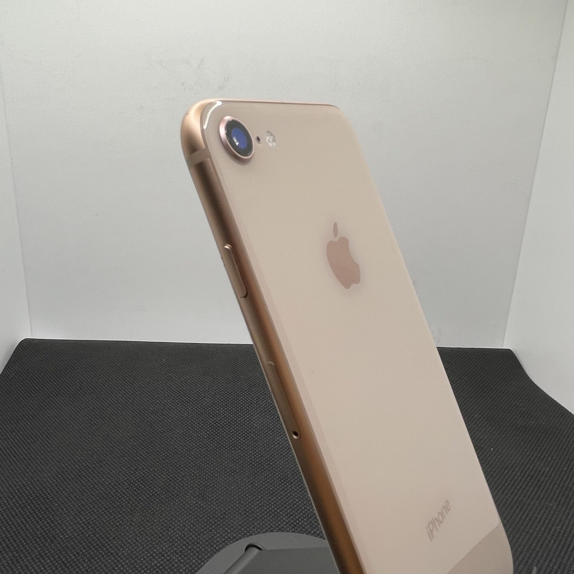 Buy Used Apple iPhone 8 64GB Gold - Warranty & Fast Shipping