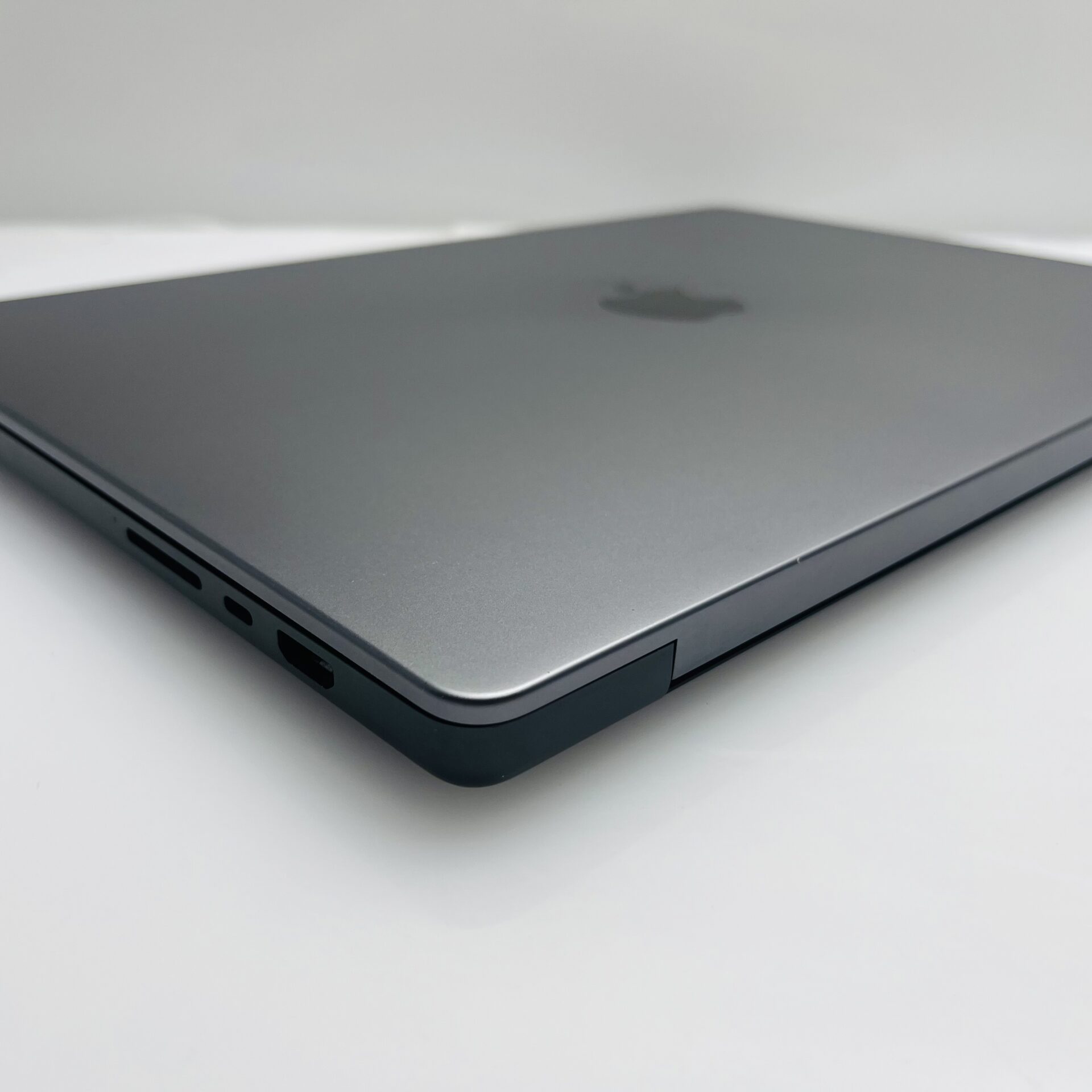 Buy Used Apple Macbook Pro 