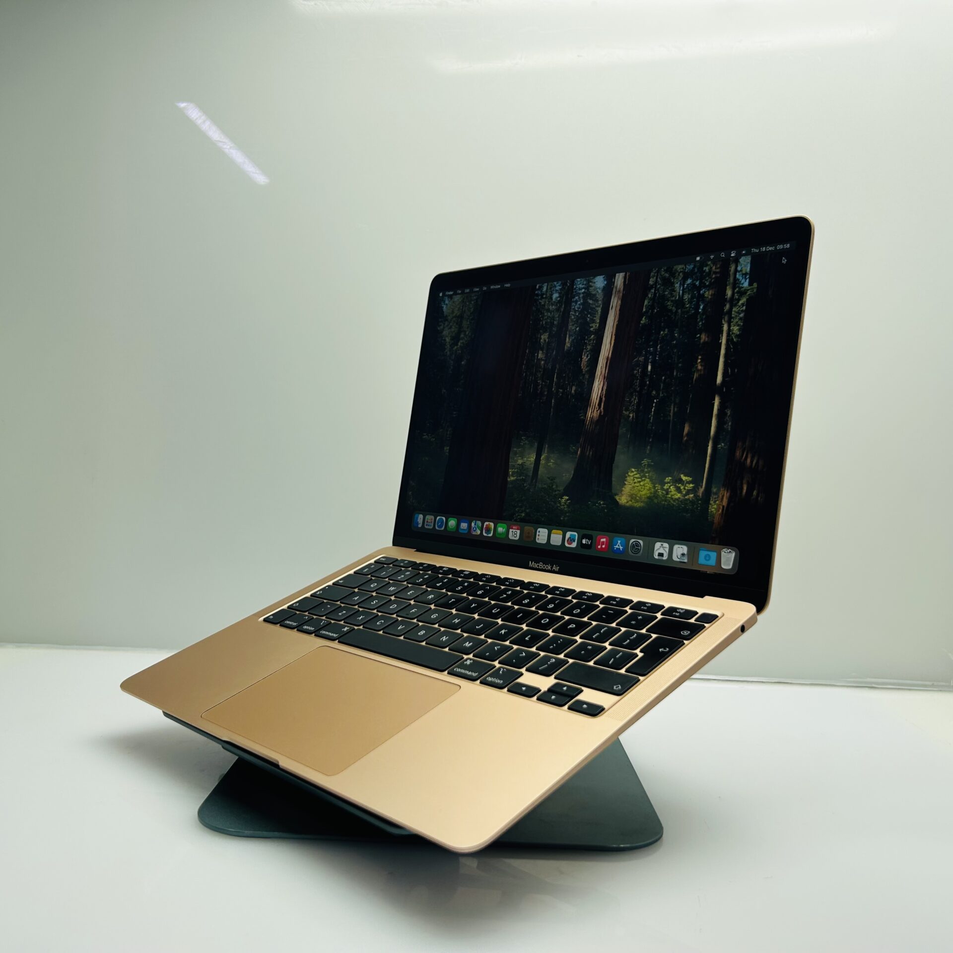 Buy Used Apple MacBook Air 13-Inch “Core i3” 1.1GHz (Retina, 2020