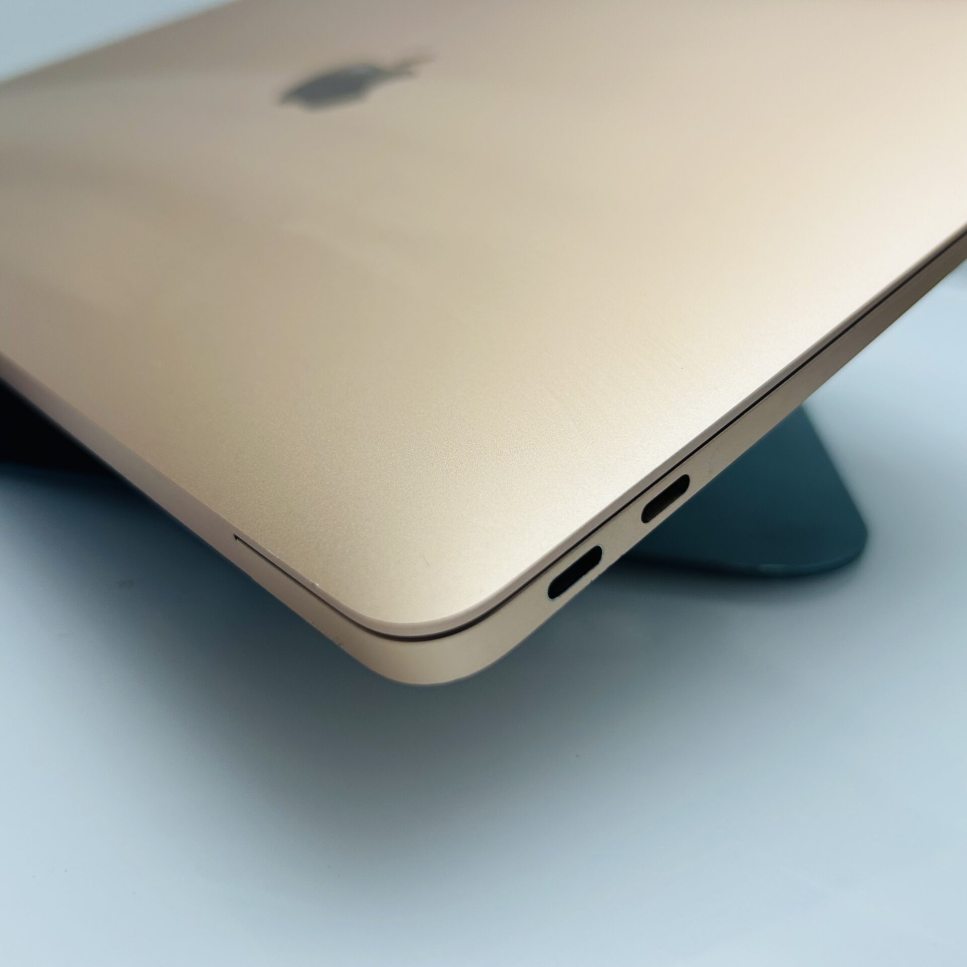 Buy Used Apple MacBook Air 13-Inch “Core i3” 1.1GHz (Retina, 2020