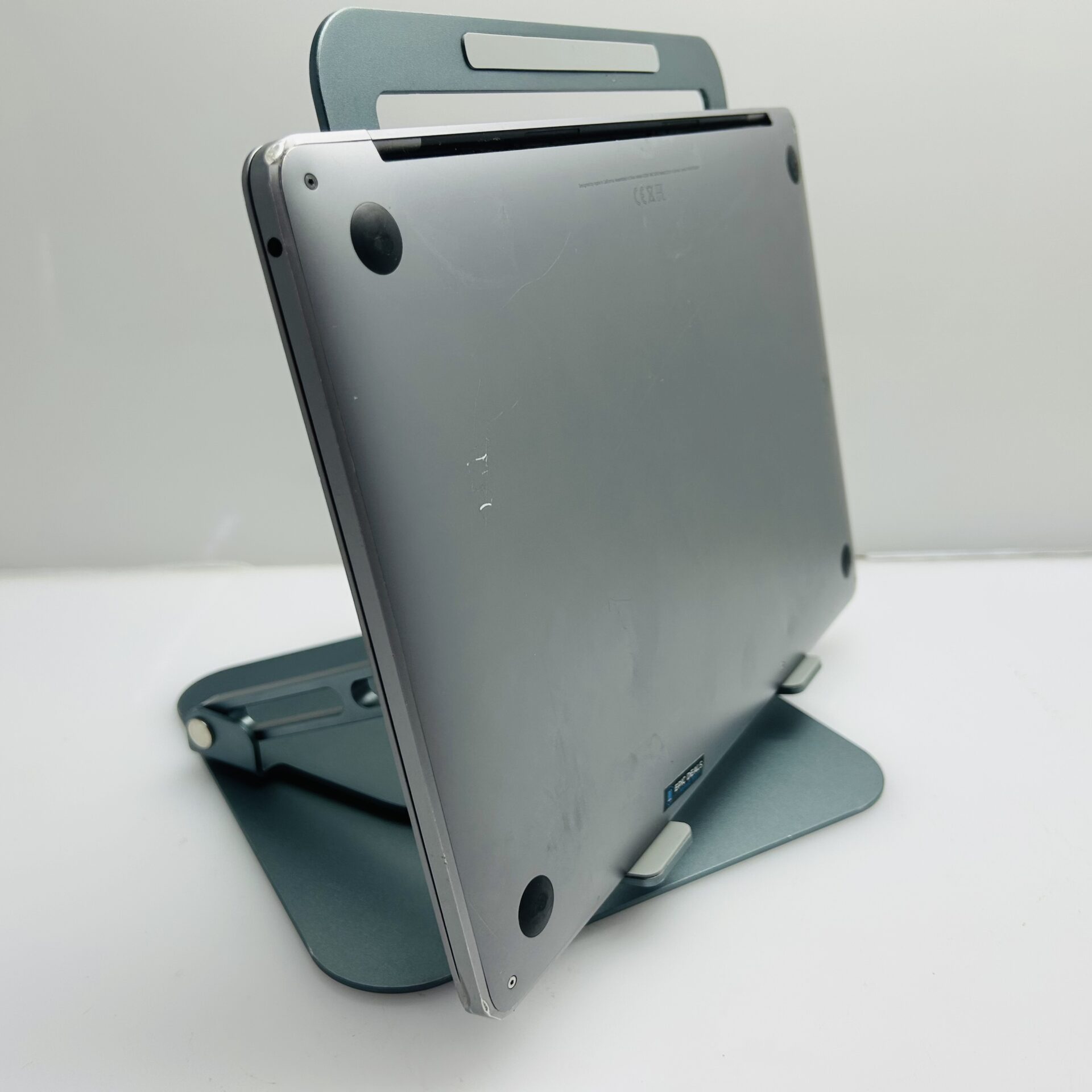 Buy Used Apple MacBook Pro “M1” 13-inch 8 CPU/8 GPU 8GB RAM 512GB