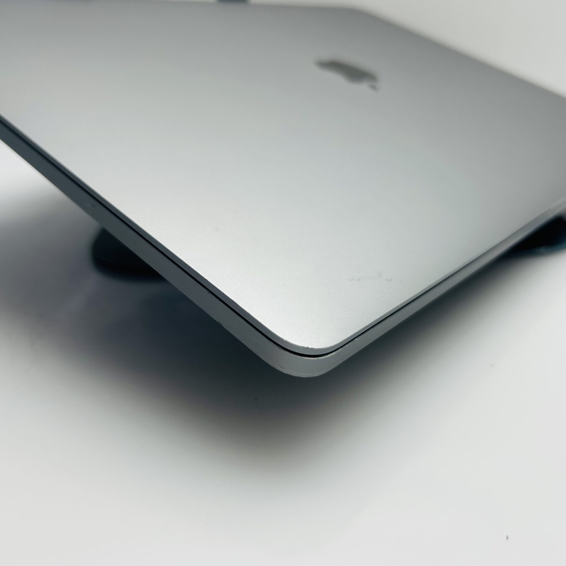 Buy Used Apple Macbook Pro 16-inch “Core i9” 2.40GHz (TouchBar