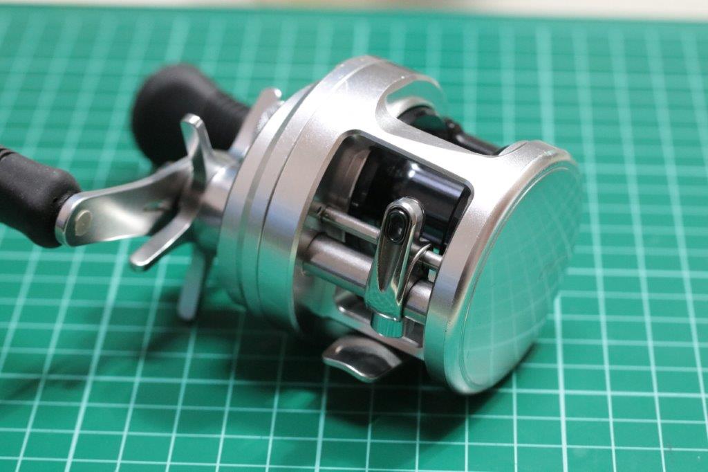 11オシアカルカッタ 200HGのオーバーホール | リールカスタム・ラボ