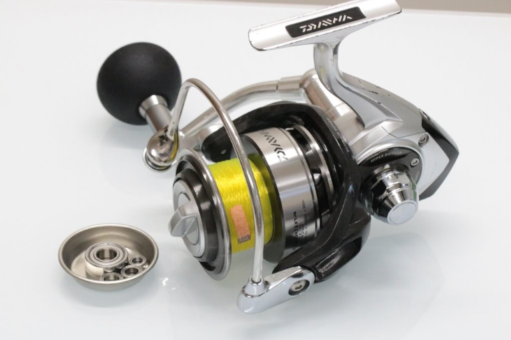 12キャタリナ 4500 スプールがキレイに巻けない調整とOH | リール