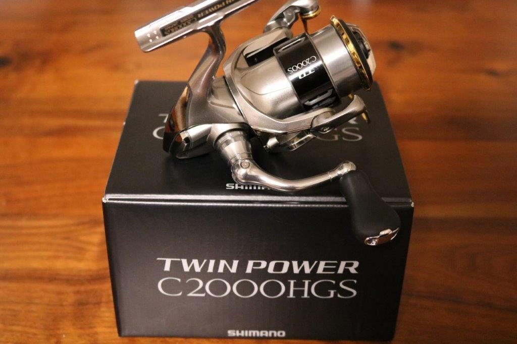 シマノ 15ツインパワー C2000HGS 替スプール付き Amazon | シマノ