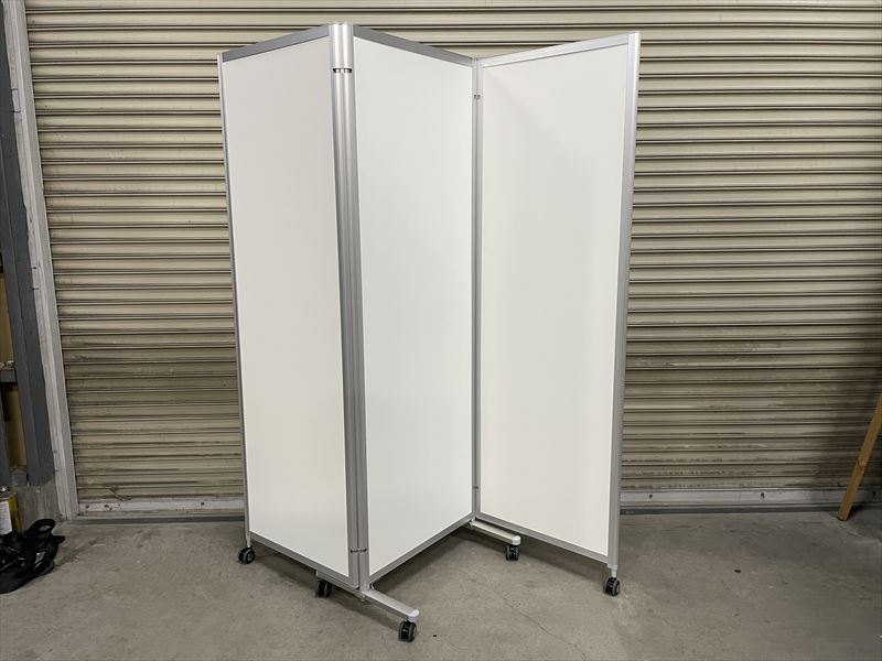 三つ折りパーテーションレンタルなら 東京 大阪 全国