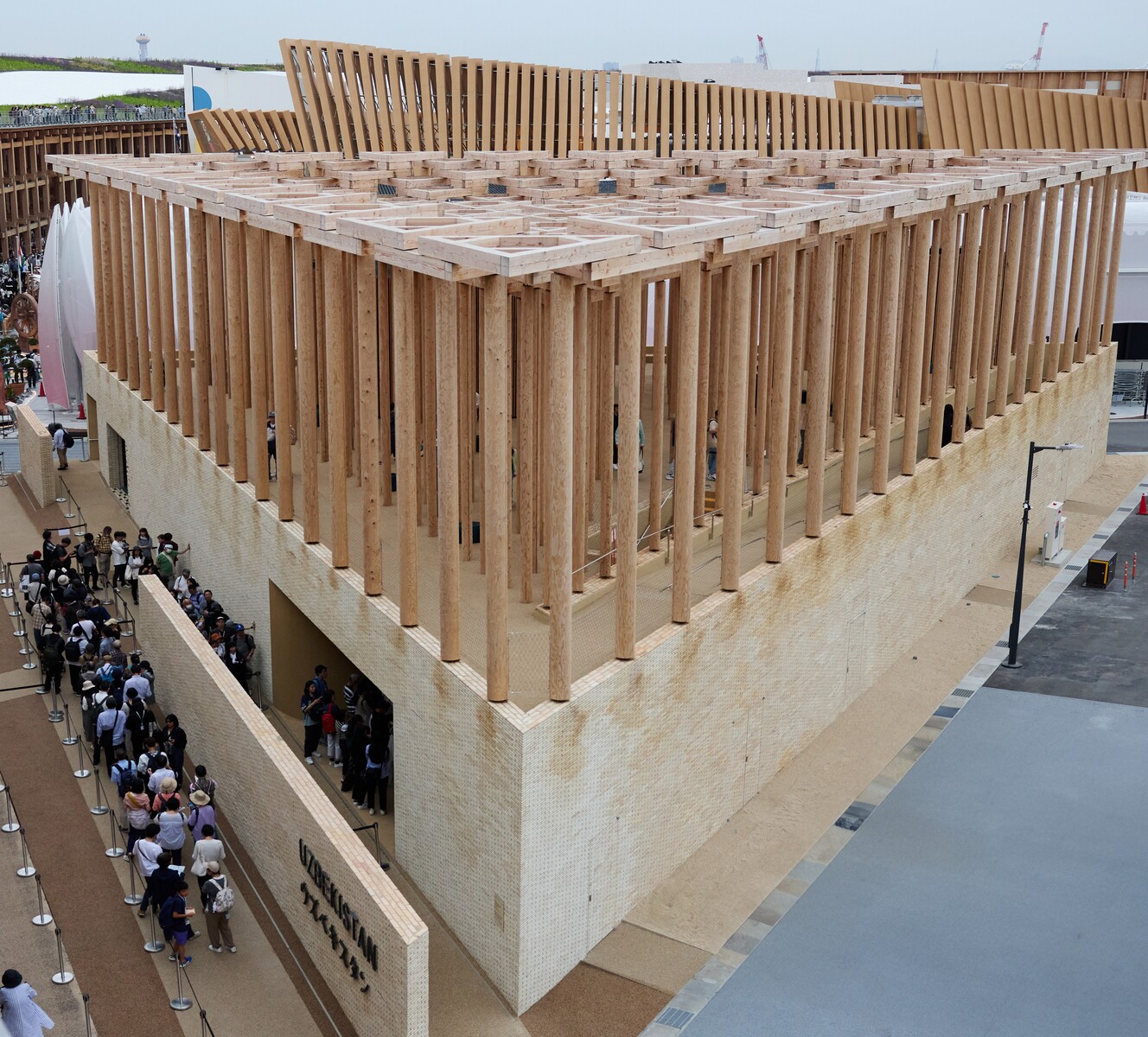 2025年大阪万博のウズベキスタン館に10万人以上が来場