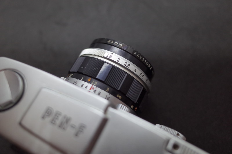 やっぱりFの花文字が愛しくなり、初代pen Fもお迎えです(^^;)ハハハ