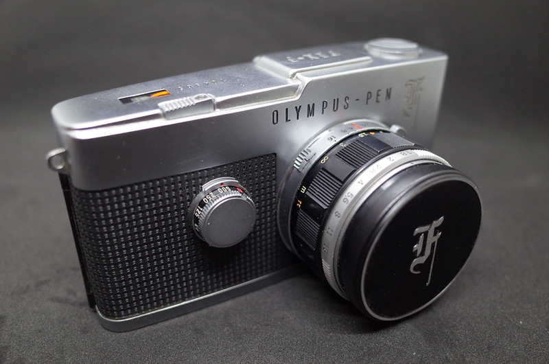 やっぱりFの花文字が愛しくなり、初代pen Fもお迎えです(^^;)ハハハ