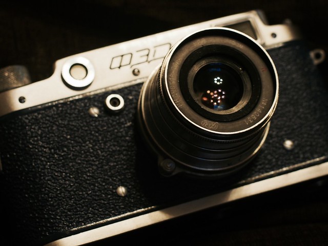 085.旧ソ連のライカ、FED-2 - 最後のフィルム世代より