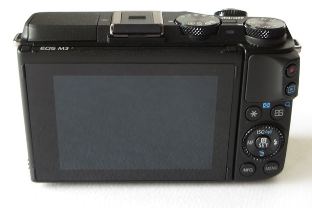 ミラーレス Canon EOS M3 を購入！レンズ3本で1kgの軽さは普段使いに