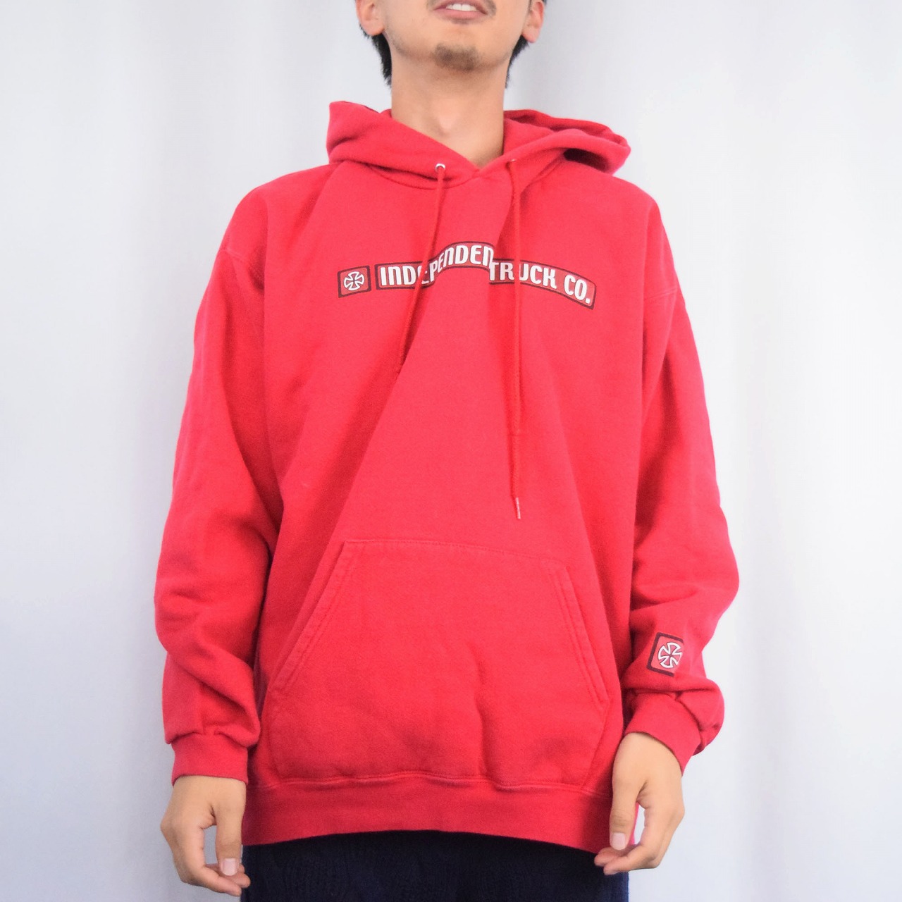 インディペンデント スケート ストリート 赤 レッド パーカー
