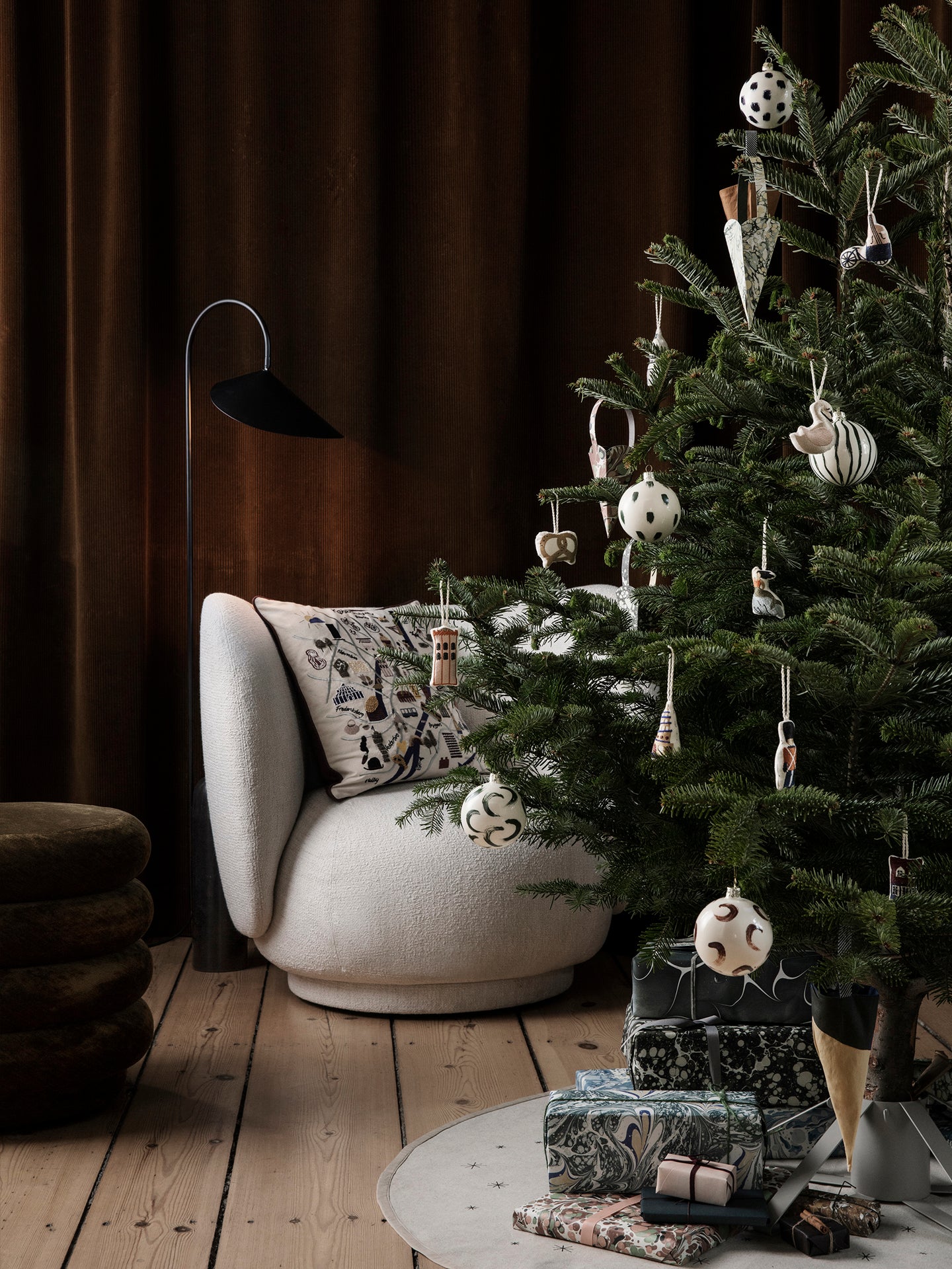 Star Christmas tree rug decorated with stars – Ferm Living