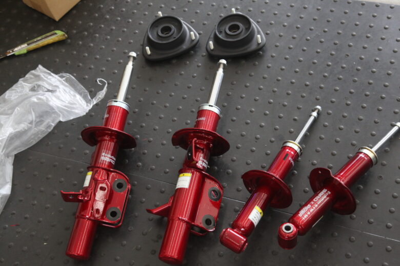 BRZ ZD8 EVOLUTION KIWAMI 補修用ダンパーとSTIアッパーマウント交換